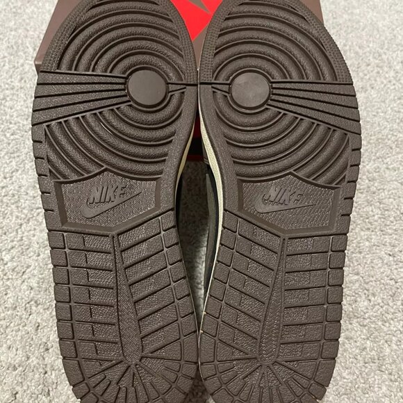 Travis Scott Jordan 1 Low Mocha main image 7